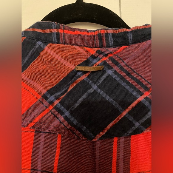 Only True N’ Blue - red and blue plaid button up - size S - Picture 6 of 6